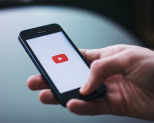 YouTube видалив 70 тис. відеороликів з фейками про війну в Україні
