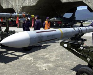 Ракети для знищення кораблів та ударні гелікоптери - що світ передасть Україні для війни