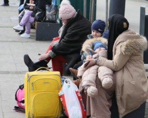 &quot;Не беженцы, а состоятельные туристы&quot; - украинские переселенцы ежемесячно тратят за границей $2 млрд