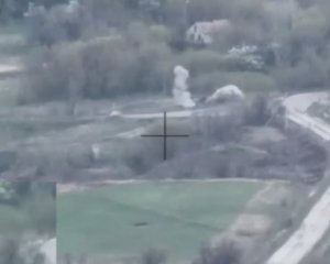Мінус два танки - ЗСУ вперше показали, як знищують окупантів дронами-камікадзе