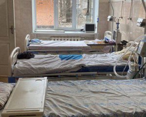 Росіяни перетворюють лікарні в Криму на госпіталі