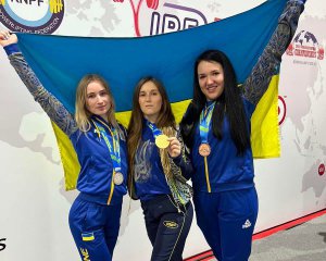 Українці здобули три &quot;золота&quot; на чемпіонаті світу з жиму лежачи