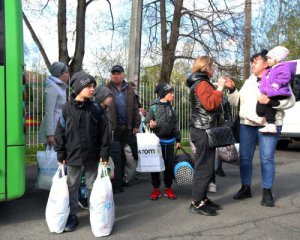 Підрахували, скільки українських біженців отримали тимчасовий захист у Чехії