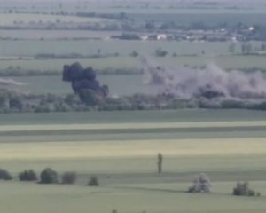 "Херсон, держись, мы рядом!": украинские военные показали, как уничтожают технику оккупантов