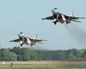 Воздушные силы Украины разбили склады боеприпасов и скопление бронированной техники врага