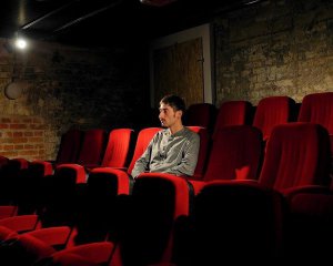 Покажуть українські фільми-призери та японську класику: відновив роботу камерний кінотеатр на Подолі