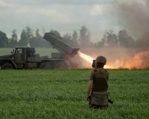 Битва за Донбасс: оккупанты несут потери при штурмах и отходят назад