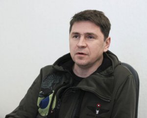 Має бути жорстка відповідь - Подоляк прокоментував спроби РФ анексувати українські території