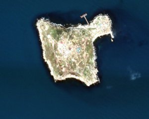 Окупанти притягнули нові ППО на острів Зміїний - супутникові знімки