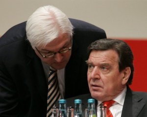 Штайнмайер раскритиковал Шредера за дружбу с Россией