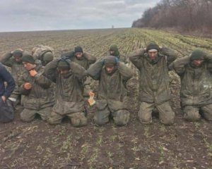 &quot;Одного пристрелить показательно, другие, может, позатыкаются&quot; - оккупанты &quot;наводят порядок&quot; в подразделении (18+)