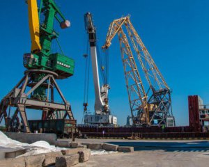 Окупанти заявили про відновлення роботи порту в Херсоні