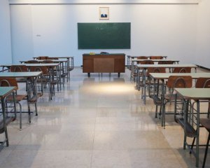 Учебный год в офлайн-формате: в Украине менее 10% школ имеют укрытия