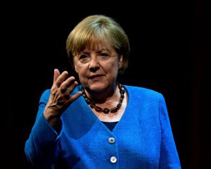 Меркель не вважає газ і будівництво &quot;Північного потоку-2&quot; зброєю Путіна