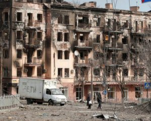 "Собирают халабуды из д**рьма и палок" - Андрющенко о "большой стройке" в Мариуполе
