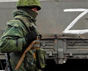 "Обіцяють гори, по факту – ані копійки" – загарбники пішки тікають у Росію з війни (18+)