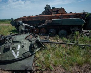 &quot;Вдарив битою&quot; – росіяни відбивають собі пальці, щоб втекти з України