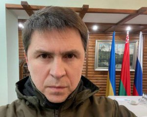 Подоляк відповів на "пропозицію" Пєскова про переговори України з РФ