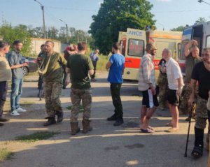 Гімн Росії о 6:00 і жалюгідне харчування: захисники Азовсталі розповіли про пережите в полоні