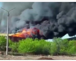 Россия вновь в огне: на складах стройматериалов вспыхнул пожар