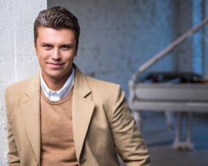 Играли Элтон Джон и Кейко Мацуи: российские оккупанты уничтожили рояль пианиста Хмары