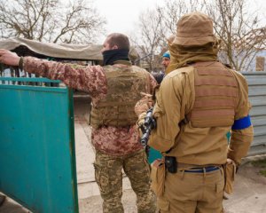 Зеленський пообіцяв розібратися з дозволами для військовозобовʼязаних