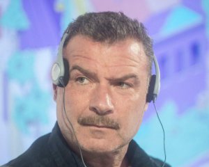 Актер Шрайбер стал послом платформы по сбору средств для Украины