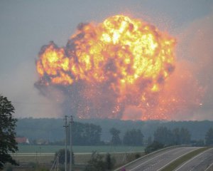 В Луганске раздаются взрывы, вероятно, ВСУ уничтожили склад боеприпасов