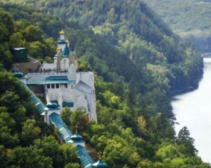 Из Святогорской Лавры эвакуировали группу мирных жителей – ГУР