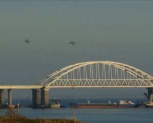 РФ угрожает Украине &quot;сокрушительным ударом&quot; в случае атаки на Керченский мост