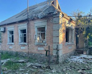 Дніпропетровщина знову під вогнем: окупанти поцілили в склади з зерном та школу