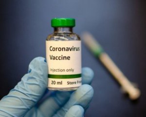 Covid-19 нікуди не зник. США передали Україні півмільйона доз вакцин