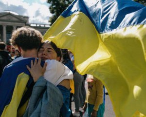 &quot;Отдаем душу и тело за нашу свободу&quot; – Зеленский поздравил украинцев с Днем государственности