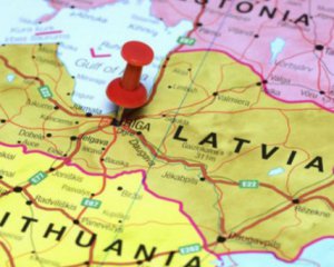 Латвія призупинила спрощений режим поїздок для жителів прикордонних регіонів РФ