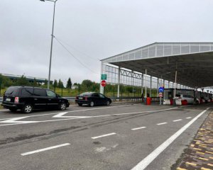Движение авто на границе с Польшей возобновили, но не для всех