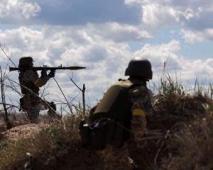 Російські військові прикидаються цивільними і драпають з окупованих територій - Бутрій