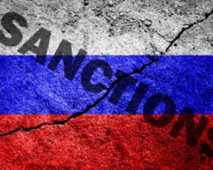 Россия собирается обходить санкции на транспортировку нефти - Bloomberg