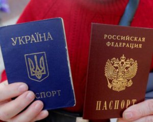 &quot;Це квиток в один кінець&quot;: Подоляк пояснив, чому провалиться російська паспортизація на захоплених територіях