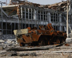 Використовують людей замість саперів – як у Маріуполі "розміновують" територію меткомбінату