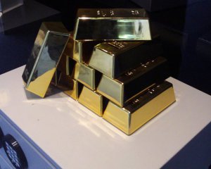 Українцям дозволили купувати банківське золото: подробиці