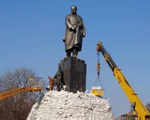 Могила Шевченка під загрозою. У заповіднику б&#039;ють на сполох