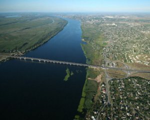 ЗСУ вдарили по Антонівському мосту, коли по ньому проїжджала колона російської техніки