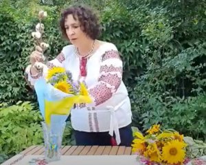 Букет з бавовни й соняшників: британський посол оригінально привітала Україну