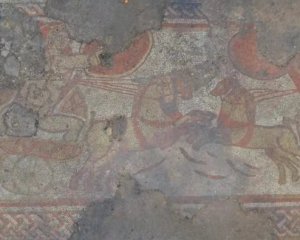 Археологи нашли давнюю мозаику с изображением битвы