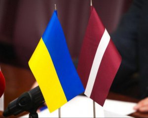 Латвия призвала НАТО предоставить танки и самолеты Украине