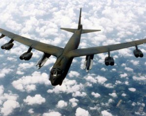 США передали Польше самолет, который может нести ядерное оружие