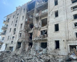 Вибухи у Миколаєві: окупанти вдарили по лікарнях та будинках