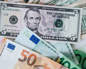 НБУ объяснил недостаток валюты в кассах банков