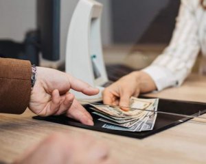 НБУ объяснил необходимость авансовых платежей от обменников