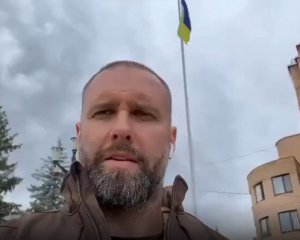 У звільненій від російських окупантів Балаклії урочисто підняли український прапор